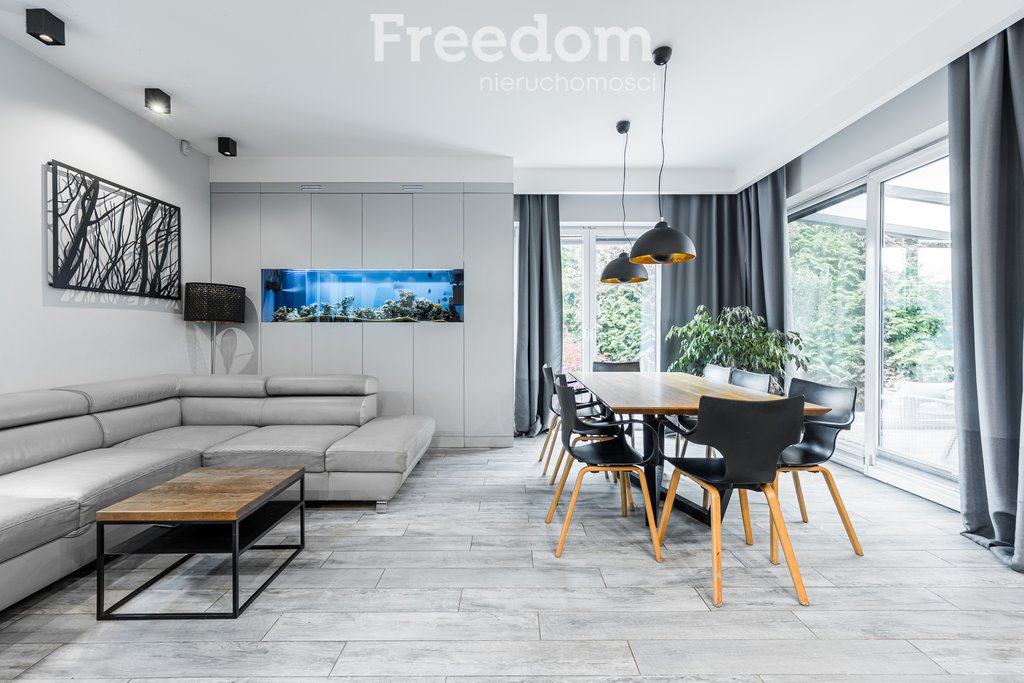 Dom na sprzedaż Łomianki  197m2 Foto 1