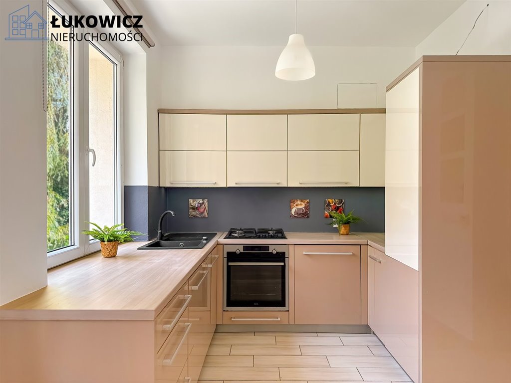 Mieszkanie dwupokojowe na sprzedaż Bielsko-Biała, Górne Przedmieście  40m2 Foto 1
