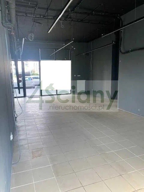 Lokal użytkowy 98 m2 z dużymi witrynami i możliwością gastronomii Warszawa, Ursus  98m2 Foto 1