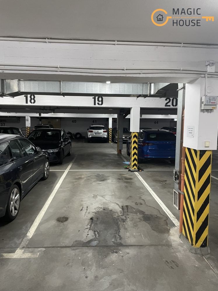 Miejsce parkingowe w hali garażowej Gdynia - komfort i bezpieczeństwo Gdynia, Wzgórze Św. Maksymiliana, Legionów  23m2 Foto 1