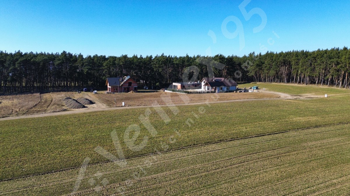 Działka budowlana 1127 m² w Sapowicach, las, media, blisko jeziora Sapowice  1 127m2 Foto 1