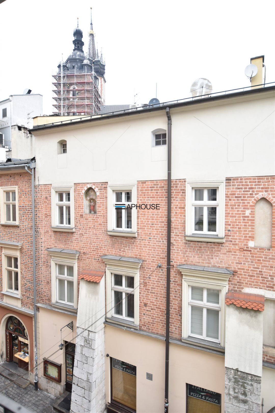 Kraków, Stare Miasto, Sienna – klimatyczne 2 pok. z widokiem na Kościół Mariacki Kraków, Stare Miasto, Rynek, Sienna  56m2 Foto 1