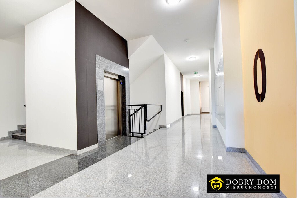 Nowoczesny lokal 61 m² z dużymi przeszkleniami i balkonem Białystok, Dojlidy  61m2 Foto 1