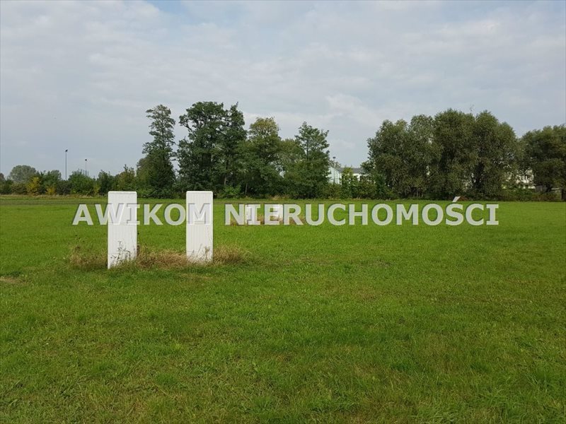 Działka 3001 m2 z warunkami zabudowy w centrum Baranowa Baranów, Baranów  3 001m2 Foto 1