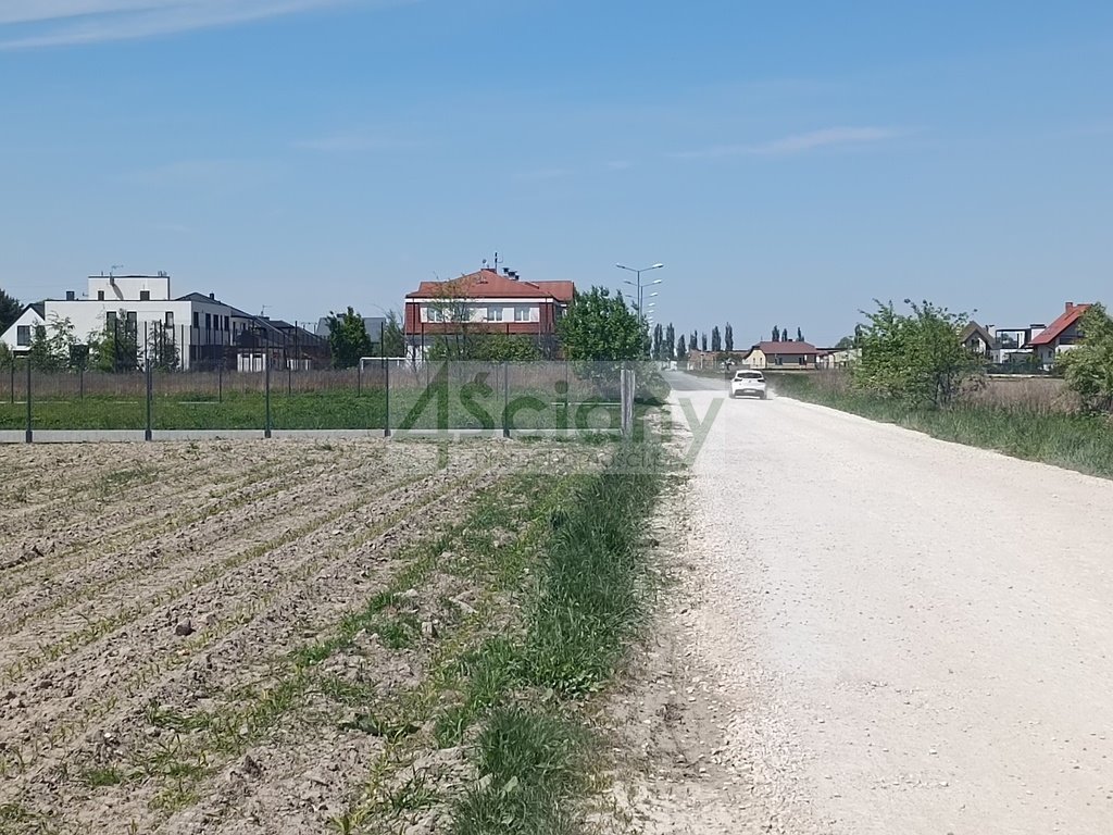 Kształtna działka 1554 m² w Zgorzałej z mediami i szybkim dojazdem Zgorzała  1 554m2 Foto 1