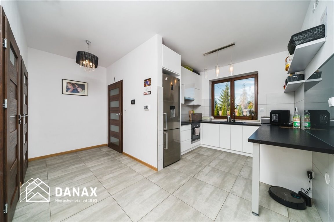 Nowoczesny dom 180 m2 z dużym tarasem i 4 sypialniami Wołowice  180m2 Foto 1