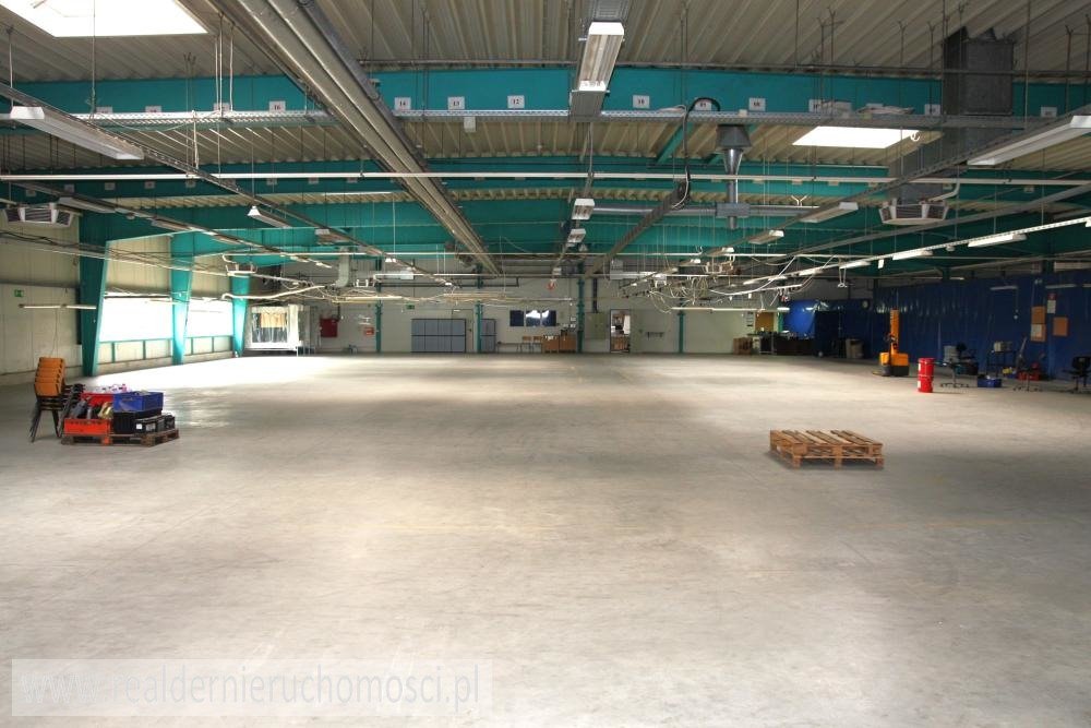 Hala magazynowa 1000m² z zapleczem i rampą w Lubsku Lubsko  1 000m2 Foto 1
