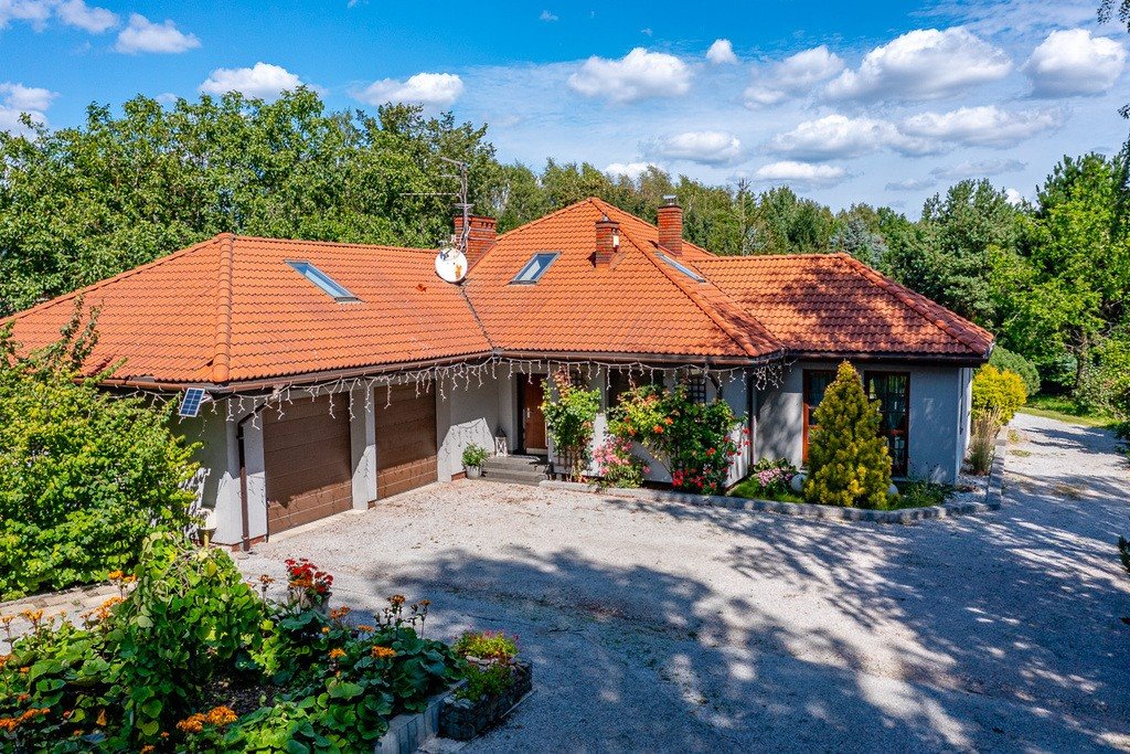Przestronny dom 253 m² na spokojnym osiedlu Stoki - zapraszam Łódź, Beskidzka  253m2 Foto 1