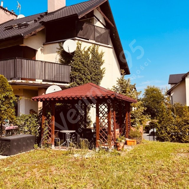 Przestronny dom 6 pokoi z ogrodem i garażem - Brzeg Brzeg  185m2 Foto 1