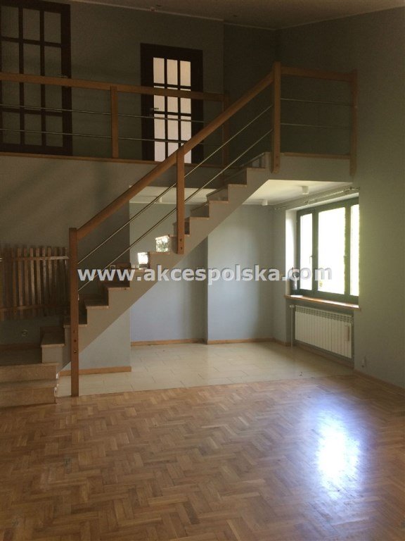 Wynajem domu 5 pokoi z kominkiem, garażem i dużym ogrodem Konstancin-Jeziorna, Chylice  160m2 Foto 1