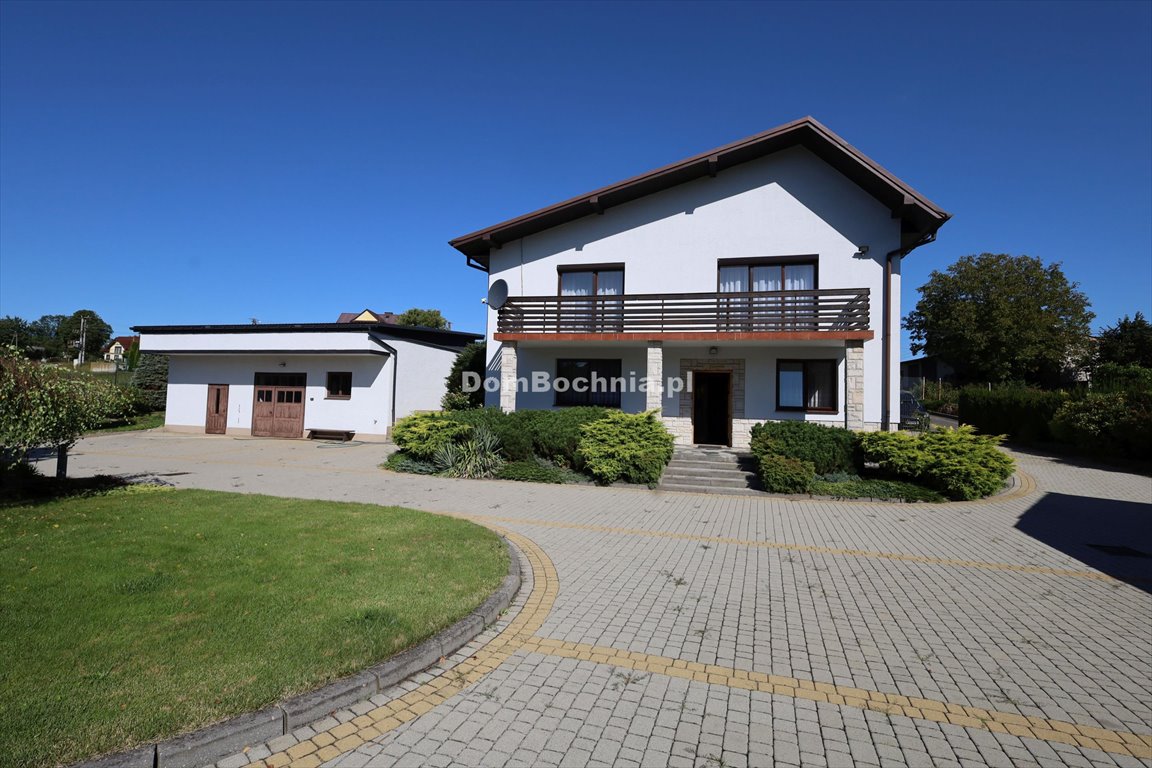 Na sprzedaż dwupokoleniowy dom 222 m² z ogrodem i zabudowaniami w Tymowej Tymowa  223m2 Foto 1