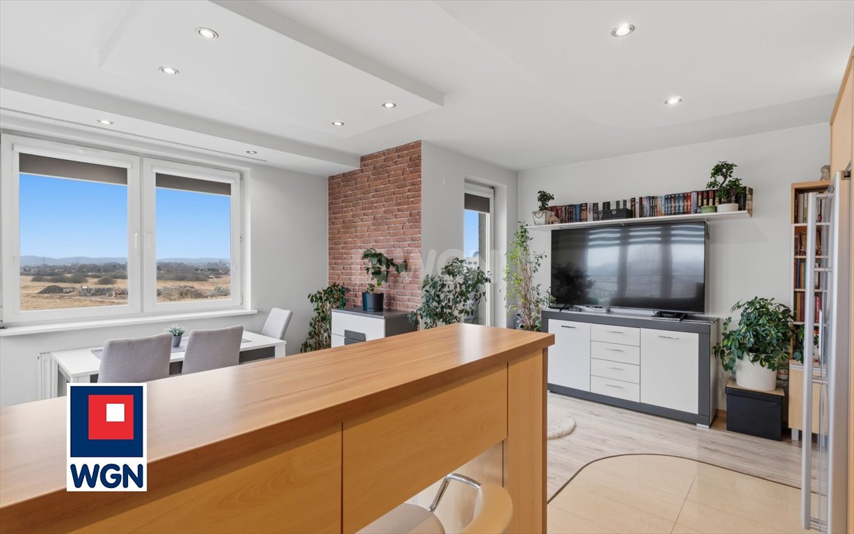 Przytulne 2-pokojowe mieszkanie z balkonem, ogrodzone i monitorowane Reda, Szkolna  49m2 Foto 1