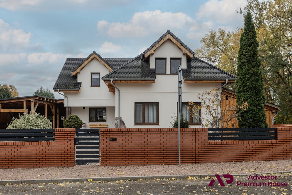 Elegancki dom 236 m² z kominkiem i ogrodem w Krąplewie Stęszew  236m2 Foto 1