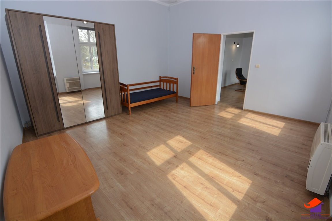 Mieszkanie trzypokojowe na sprzedaż Zabrze, Centrum  74m2 Foto 1