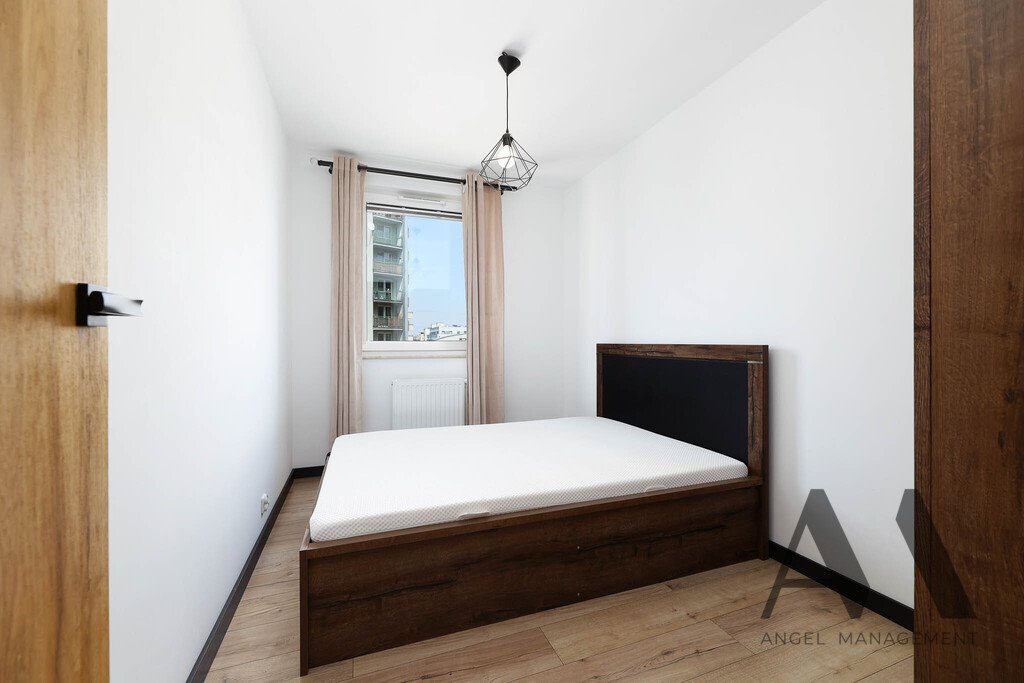 Polecam jasne, w pełni wyposażone 2-pokojowe mieszkanie 65 m² z balkonem w Krakowie Kraków, Śródmieście, płk. pil. Stefana Łaszkiewicza  65m2 Foto 1