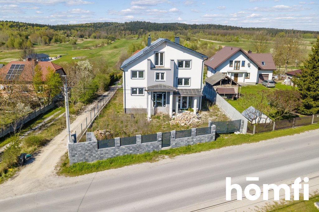 Przestronny dom 216 m² z nowoczesnym ogrzewaniem i dużą działką Kielce, Posłowice, Posłowicka  216m2 Foto 1