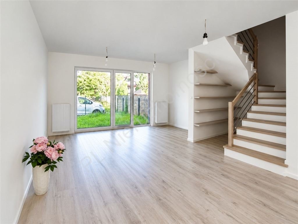 Sprzedam nowoczesny segment 140 m² z ogródkiem w Łomiankach Łomianki  140m2 Foto 1