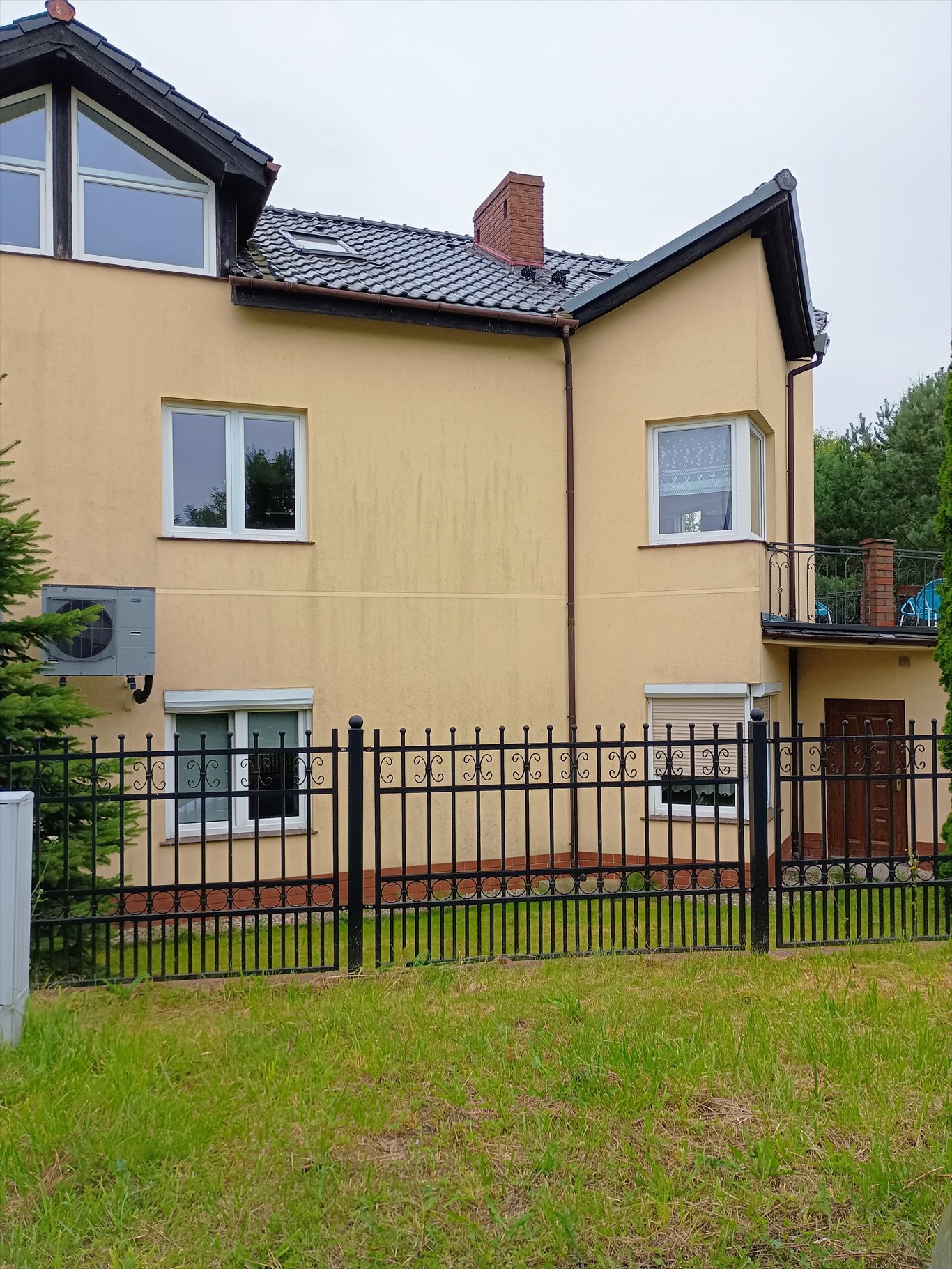 Duży dom 400 m2 z 3 niezależnymi poziomami, ogród, blisko centrum Środa Śląska, Centrum, Ks. Jadwigi  360m2 Foto 1