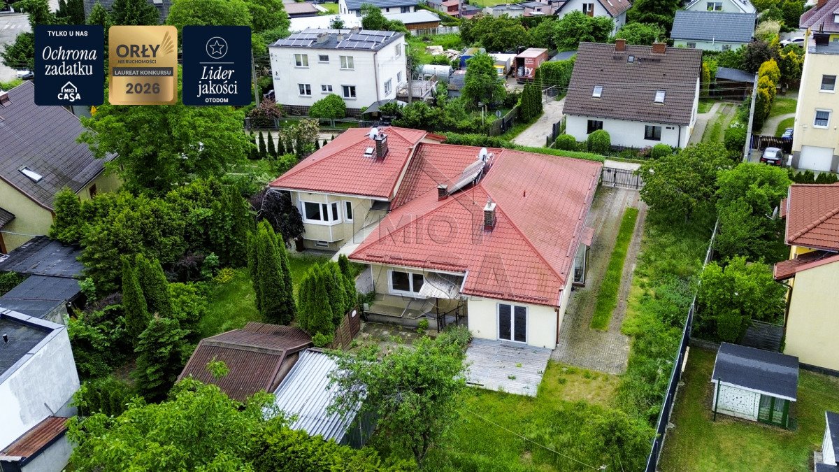 Dwurodzinny dom z garażem i dużym ogrodem w Rumi Rumia, Cicha  234m2 Foto 1