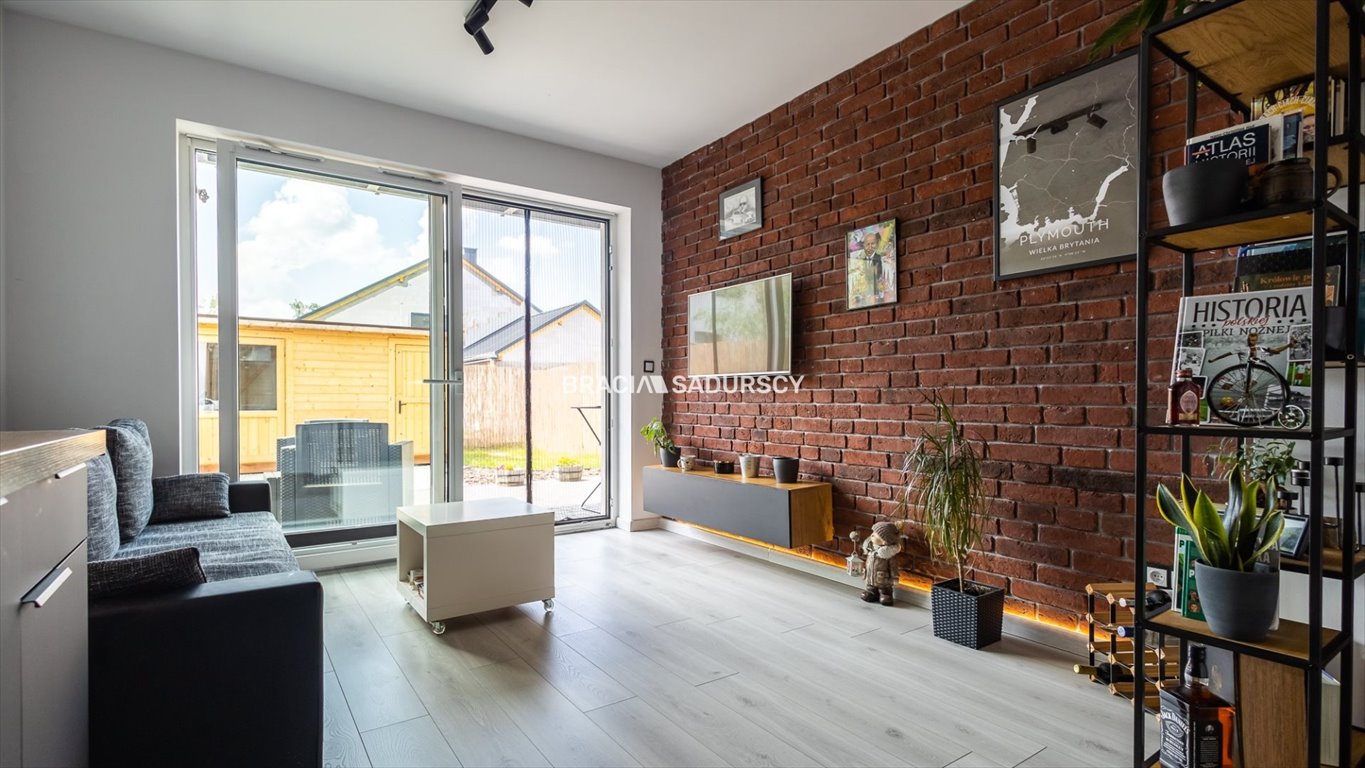 Mieszkanie dwupokojowe na sprzedaż Lusina, Krakowska  32m2 Foto 1