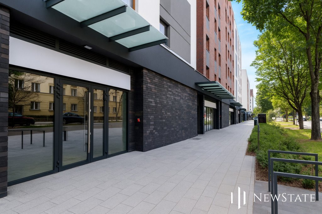 Nowoczesny lokal 277 m² z dużymi witrynami i najmem do 2031 r Kraków  277m2 Foto 1