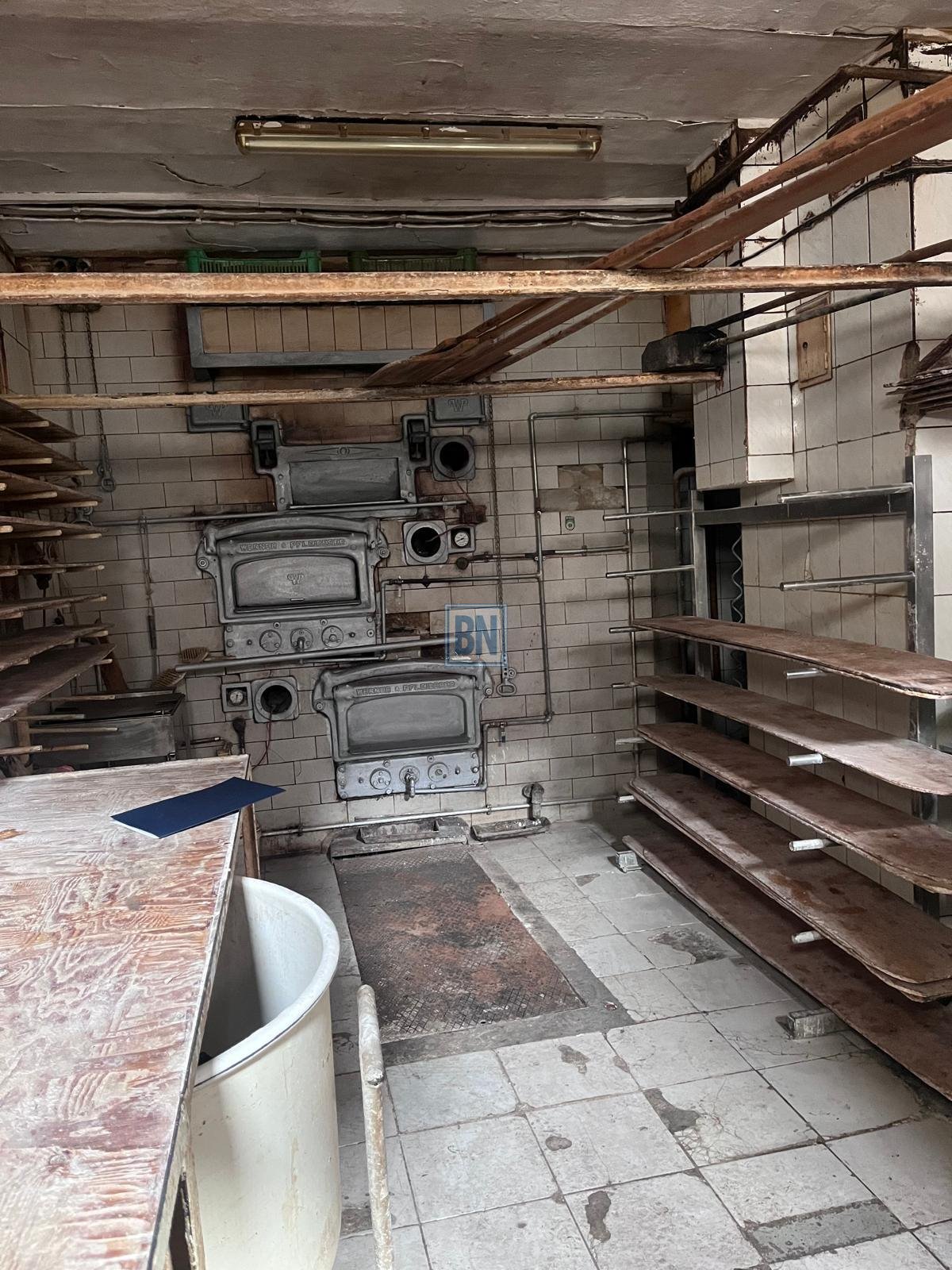 Lokal użytkowy z klimatyzacją i dużą witryną, 100 m2 Bytom  100m2 Foto 1