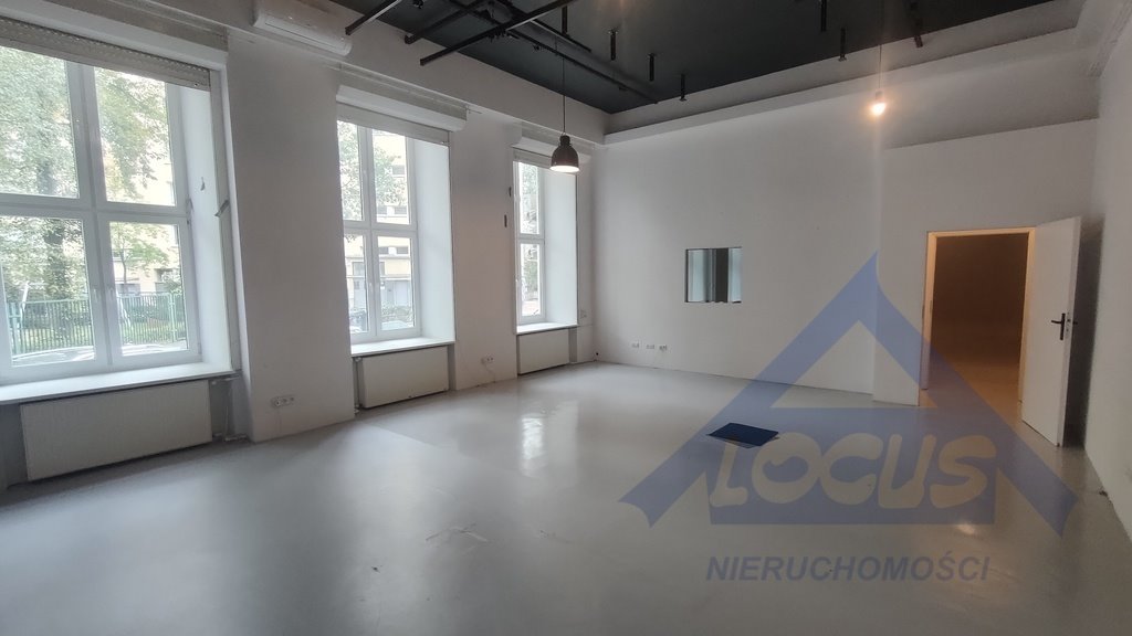 Lokal użytkowy 220 m² w Śródmieściu Warszawy - biurowiec z klimatem Warszawa, Śródmieście  221m2 Foto 1