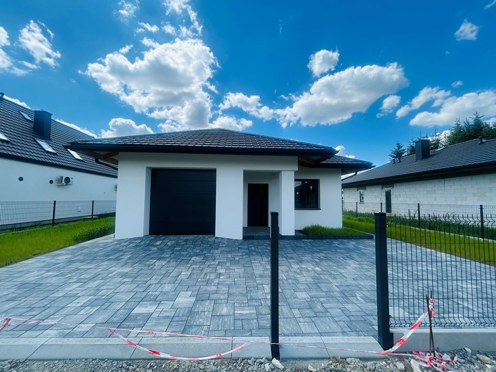 Zapraszam do obejrzenia parterowego domu z garażem 105 m² w Rzeszowie Rzeszów  105m2 Foto 1