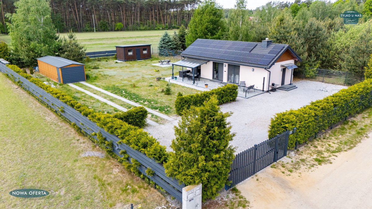 Nowoczesny dom z dużym tarasem i ogrodem, 68,9 m² Sokola Góra  69m2 Foto 1