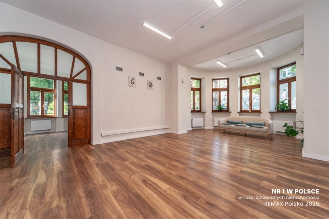 Stylowy lokal na parterze zabytkowej kamienicy w centrum Bielska Bielsko-Biała, 3 Maja 17  108m2 Foto 1
