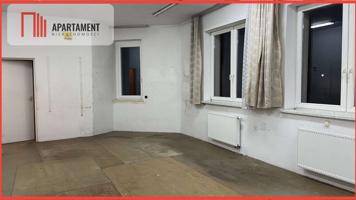 Lokal handlowy 70 m² w centrum Chodzieży, duże pomieszczenia Chodzież  70m2 Foto 1