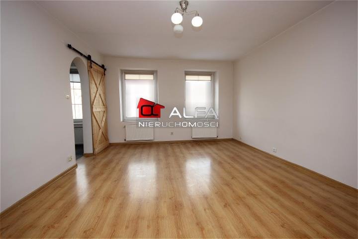 Mieszkanie trzypokojowe na sprzedaż Świdnica  74m2 Foto 1