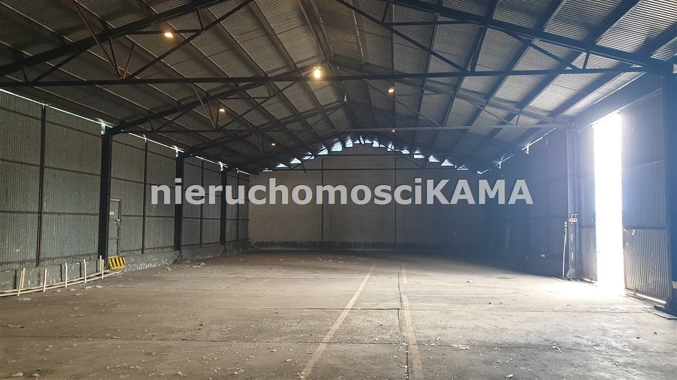 Wynajem magazynu 783 m2 z biurem i placem w Bielsku-Bała Bielsko-Biała  783m2 Foto 1