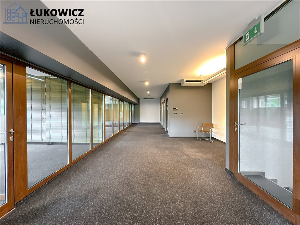 Nowoczesny lokal 250 m² na biuro z salą konferencyjną. Bielsko-Biała, Osiedle Karpackie  200m2 Foto 1