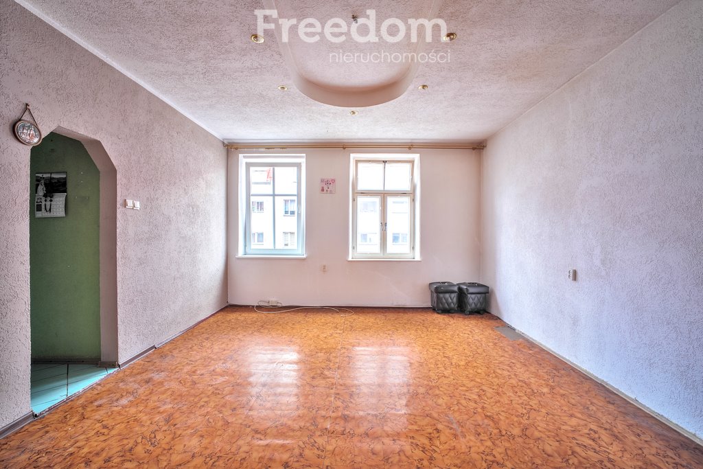 Do sprzedania przestronne 42 m² do remontu w kamienicy Wałbrzych, Nowe Miasto, marsz. Józefa Piłsudskiego  42m2 Foto 1