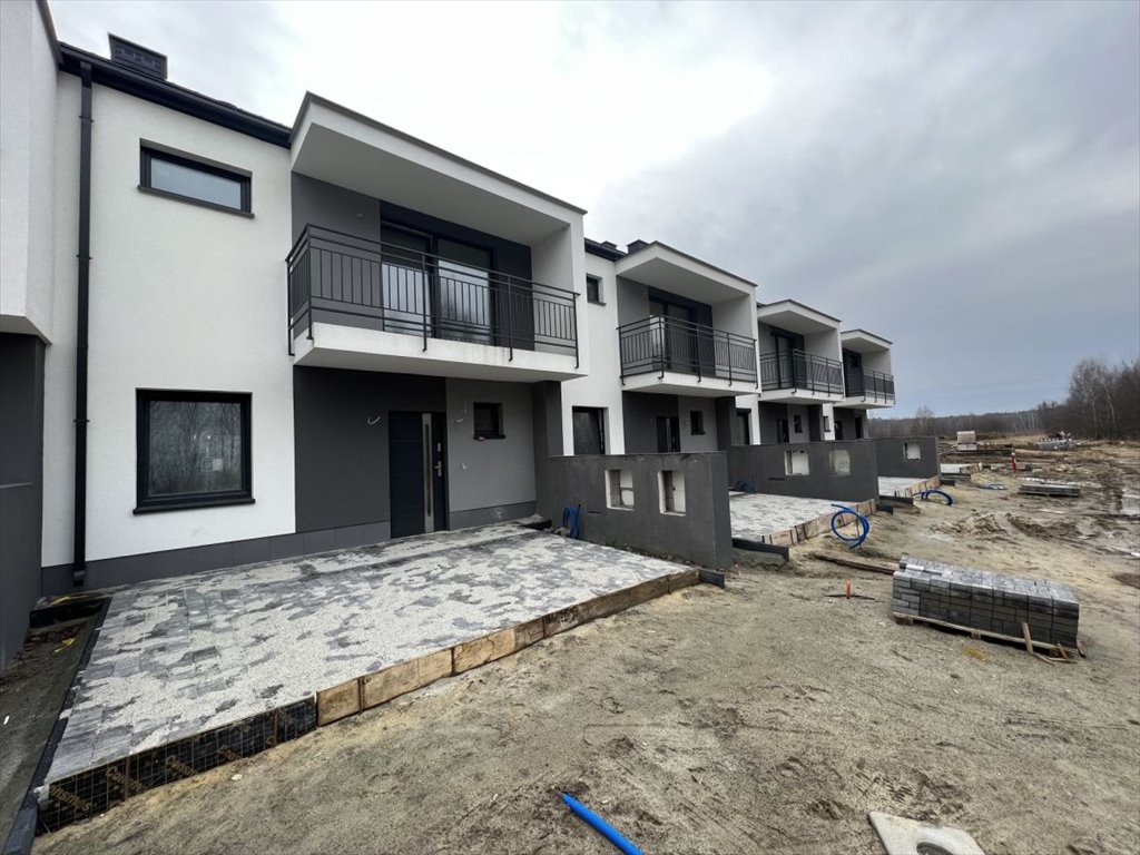 Segment domu w stanie surowym z ogrodem i dwoma balkonami Głogów Małopolski, Wola Cicha  107m2 Foto 1