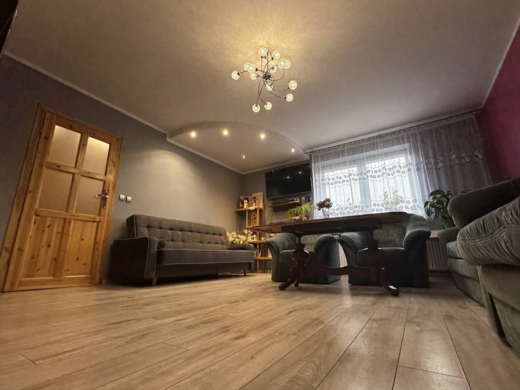 Dom na sprzedaż Dębice  221m2 Foto 1