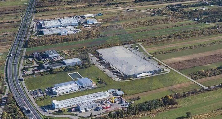 Wynajmę magazyn 1393 m² przy S7 z dokami i parkingiem Cząstków Mazowiecki  1 393m2 Foto 1