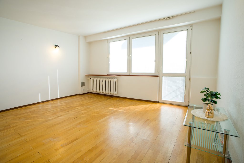 Mieszkanie trzypokojowe na sprzedaż Kielce, Konstantego Ildefonsa Gałczyńskiego  59m2 Foto 1