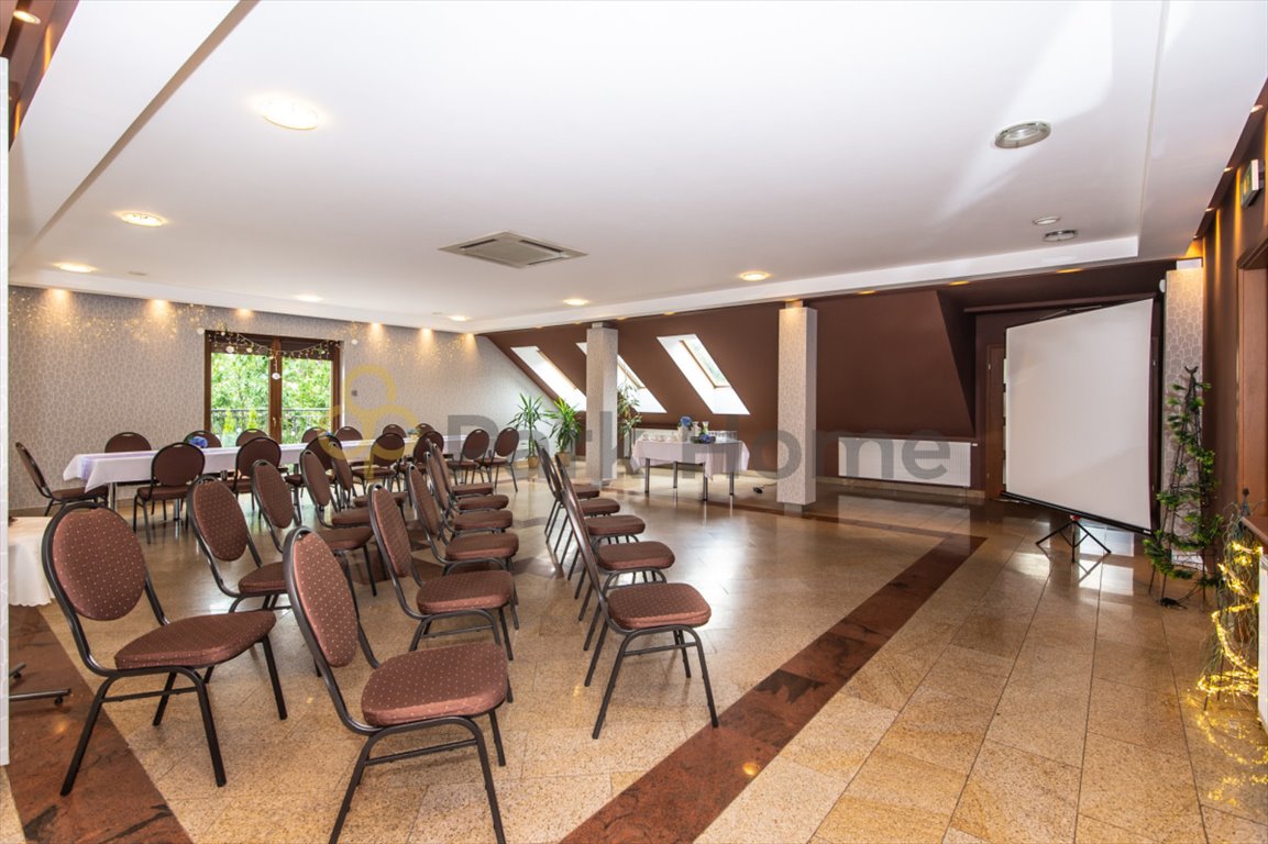 Sprzedam prosperującą restaurację z ugruntowaną marką i pełnym wyposażeniem Mosina  658m2 Foto 1