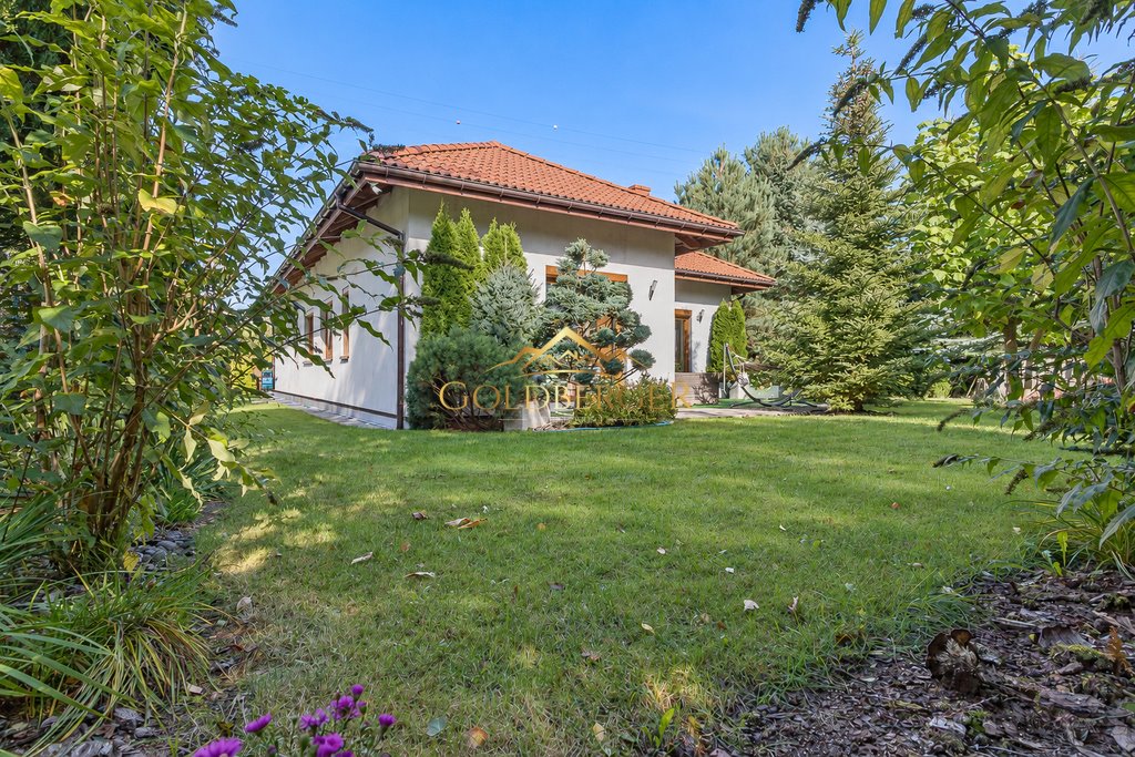 Polecam przestronny dom 187 m² w Kamionkach z ogrodem i tarasem Kamionki  187m2 Foto 1