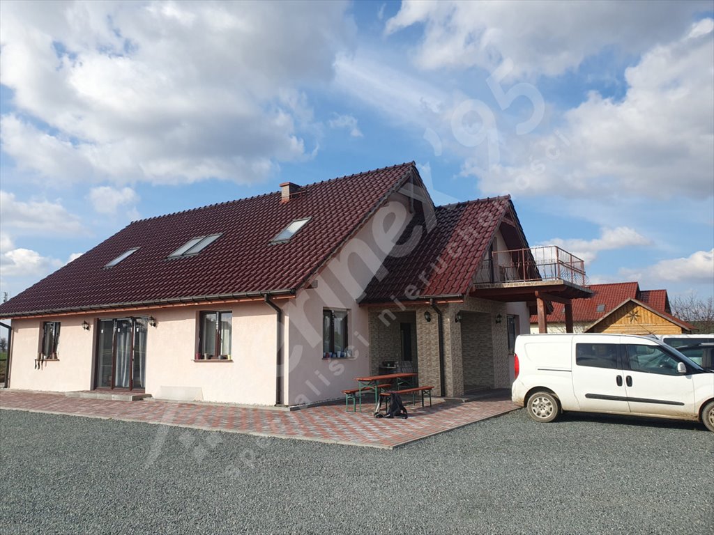Na sprzedaż przestronny dom 260 m² z dużymi możliwościami Miękinia  260m2 Foto 1