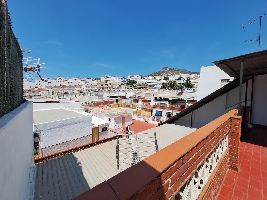 Dom 112 m² w Maladze z jasnym salonem i 3 sypialniami. Hiszpania, Malaga  112m2 Foto 1