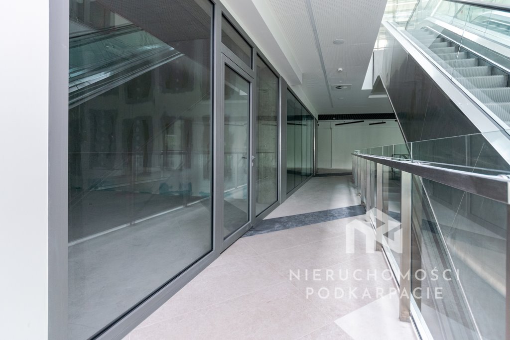 Lokal użytkowy na wynajem Rzeszów, Fryderyka Szopena  43m2 Foto 1