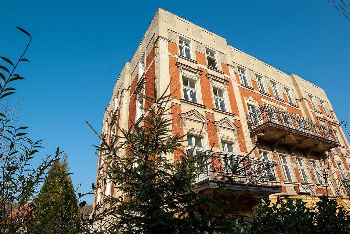 Działka pod inwestycję z projektem 29 apartamentów i parkingiem Wałbrzych  3 685m2 Foto 1