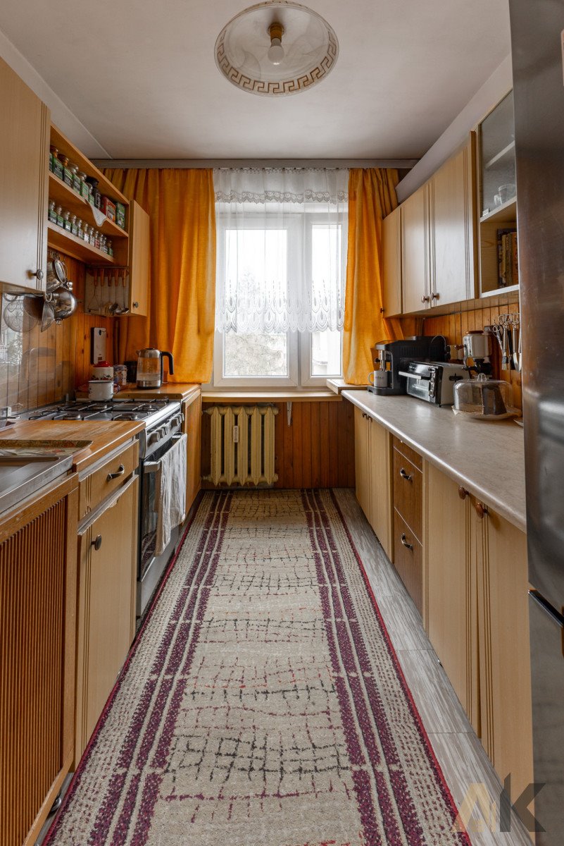 3-pokojowe mieszkanie do remontu, balkon, centrum Nowego Sącza Nowy Sącz, Aleje mjr. Henryka Sucharskiego  60m2 Foto 1