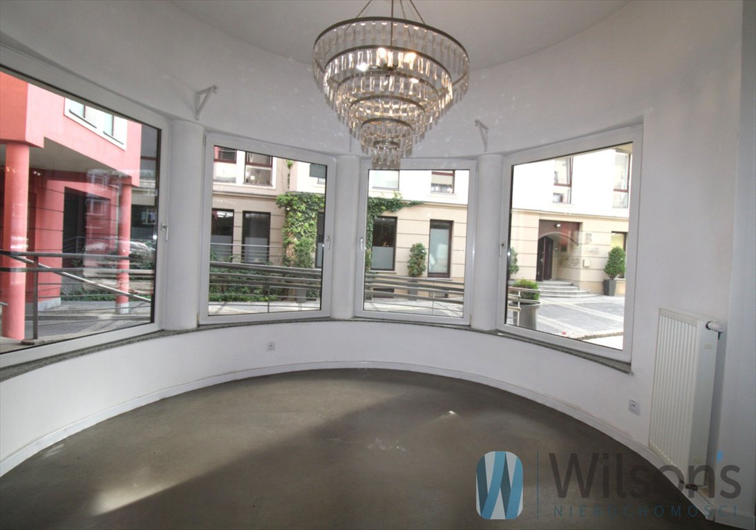 Lokal handlowo-usługowy 78 m² - przeszklony wykusz w centrum Wrocław  78m2 Foto 1