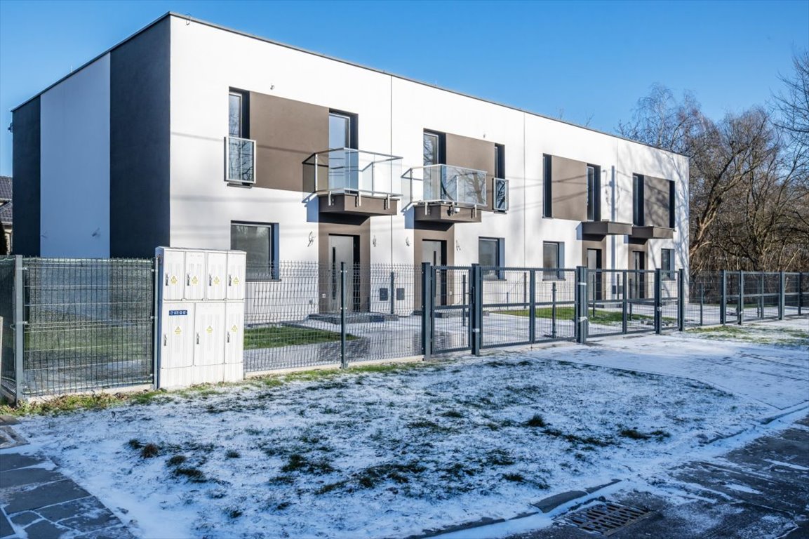 Nowoczesny dom w Górnej z ogrodem i dużą przestrzenią Łódź, Górna, Wyścigowa  123m2 Foto 1