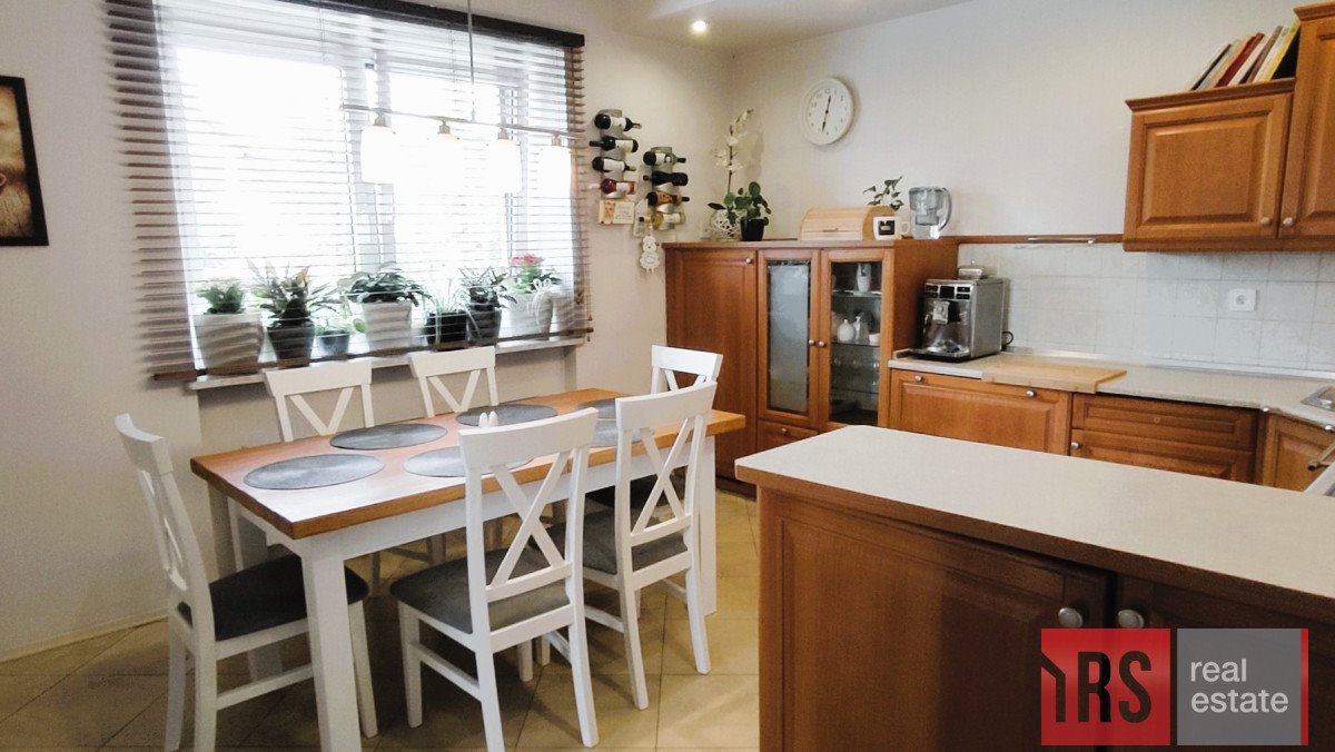 Przestronny dom z potencjałem, ogród i garaż w Poddębicach Poddębice, Łódzka  275m2 Foto 1