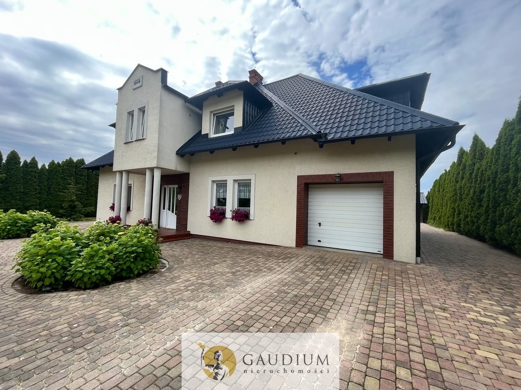 Przestronny dom 286 m2 z garażem i 7 pokoi w Bytonii Bytonia, Osiedle Zielone  286m2 Foto 1